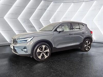 Volvo XC40 B4B AWD Ultimate Bright PANO AHK LED H&K!