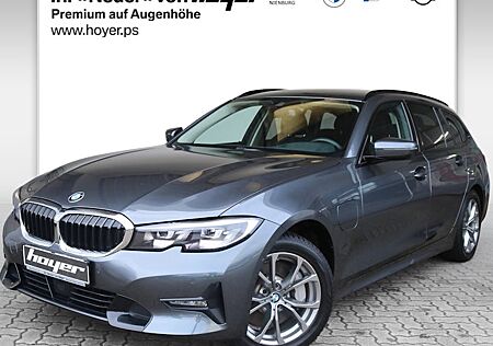 BMW 3er 330e Touring Sport Line Automatic 5 Türen