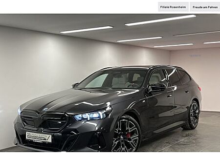 BMW i5 M60 xDrive Touring 5 Türen