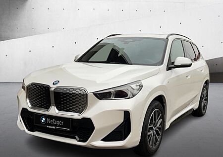 BMW iX1 eDrive20 5 Türen