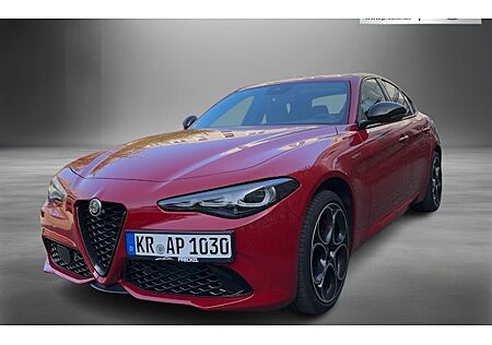 Alfa Romeo Giulia 2.0 Turbo 16V 206kW AT8-Q4 Sprint 4 Türen
