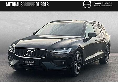 Volvo V60 B4 DCT Core 5 Türen