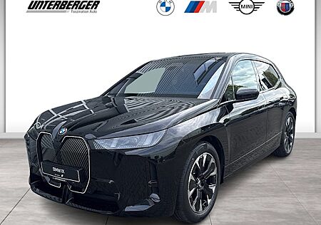BMW iX xDrive45 5 Türen