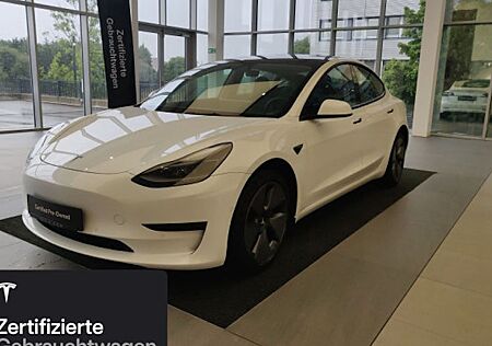 Tesla Model 3 Hinterradantrieb RWD 4 Türen