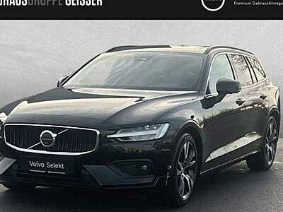 Volvo V60 B4 DCT Core 5 Türen