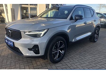 Volvo XC 40 B3 Plus Dark DCT 5 Türen