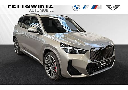 BMW iX1 xDrive30 5 Türen