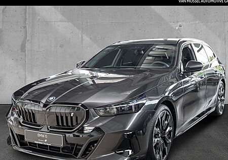 BMW i5 eDrive40 Touring 5 Türen