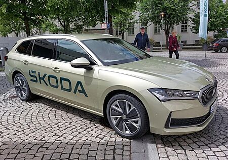 Skoda Superb 1.5 TSI mHEV DSG Selection Combi 5 Türen