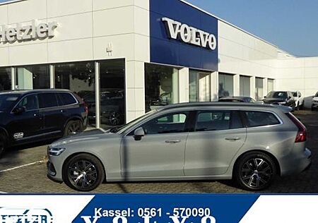 Volvo V60 B4 DCT Core 5 Türen