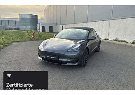 Tesla Model 3 Allradantrieb mit Dualmotor Performance 4 Türen