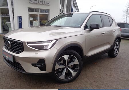 Volvo XC 40 B4 Plus Dark DCT 5 Türen