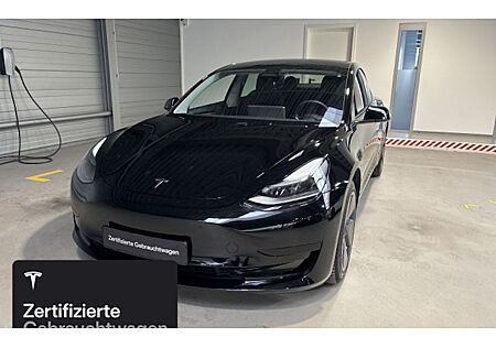 Tesla Model 3 Hinterradantrieb RWD 4 Türen