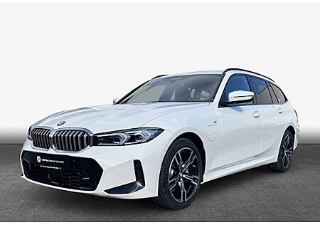 BMW 3er 330e xDrive Touring Automatic 5 Türen