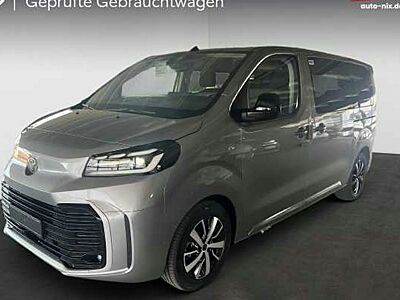 Toyota Pro Ace 2,2-l-D-4D 132kW L1 Teamplayer Auto 5 Türen