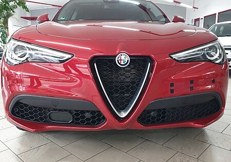 Alfa Romeo Stelvio 2.0 Turbo 16V 206kW Lusso Ti AT8-Q4 5 Türen