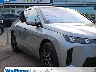 BMW iX xDrive60 5 Türen
