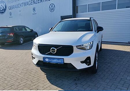 Volvo XC 40 B3 Plus Dark DCT 5 Türen