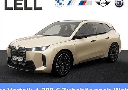 BMW iX M70 5 Türen