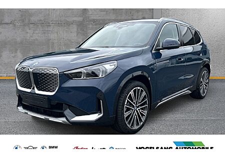 BMW iX1 xDrive30 5 Türen