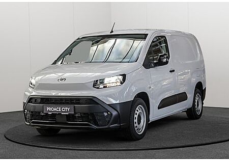 Toyota Pro Ace 1,5-l-D-4D 75kW L2 Meister 4 Türen
