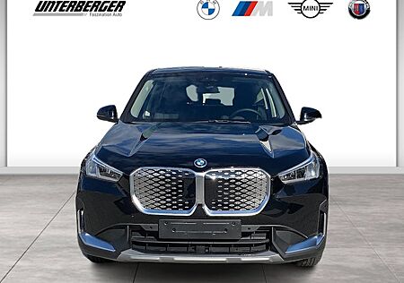 BMW iX1 xDrive30 5 Türen