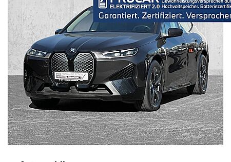 BMW iX 112kWh xDrive50 5 Türen