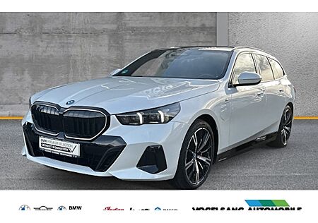 BMW 5er 550e xDrive Touring A 5 Türen