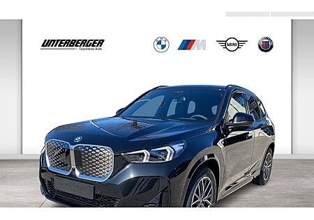 BMW iX1 xDrive30 5 Türen