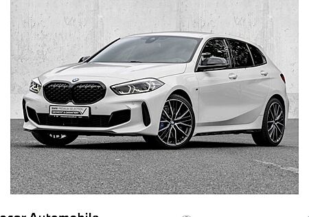 BMW 1er M135i xDrive A 5 Türen