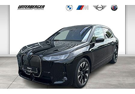 BMW iX xDrive45 5 Türen