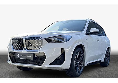 BMW iX1 xDrive30 5 Türen