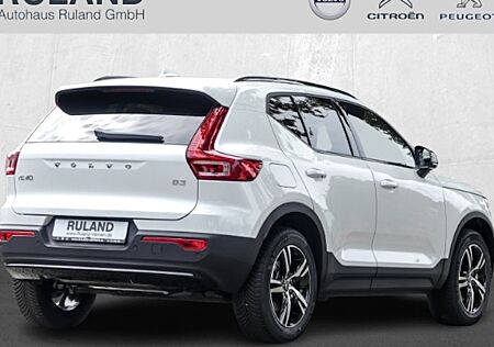 Volvo XC 40 B3 Plus Dark DCT 5 Türen