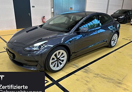 Tesla Model 3 Hinterradantrieb RWD 4 Türen