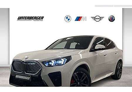 BMW iX2 xDrive30 5 Türen