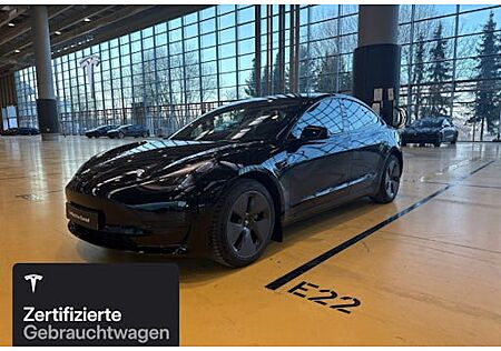 Tesla Model 3 Hinterradantrieb RWD 4 Türen