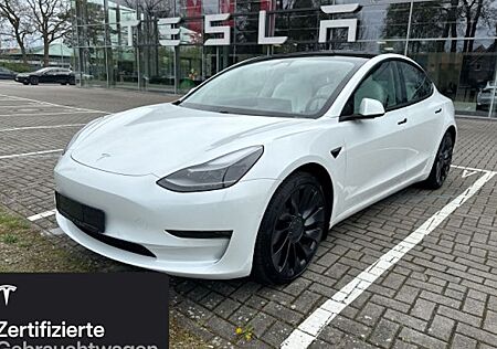 Tesla Model 3 Allradantrieb mit Dualmotor Performance 4 Türen