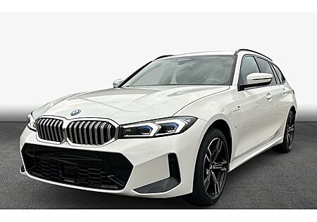 BMW 3er 330e xDrive Touring Automatic 5 Türen