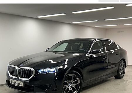 BMW 5er 530e A 4 Türen