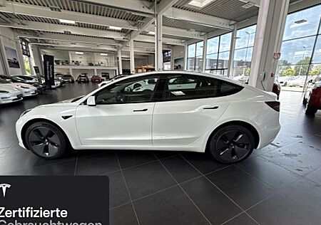 Tesla Model 3 Hinterradantrieb RWD 4 Türen