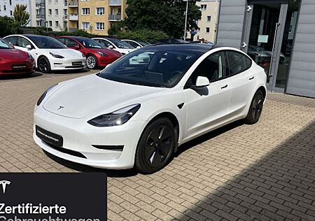 Tesla Model 3 Hinterradantrieb RWD 4 Türen
