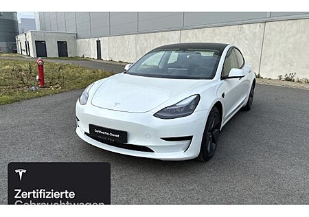 Tesla Model 3 Hinterradantrieb RWD 4 Türen