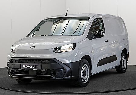 Toyota Pro Ace 1,5-l-D-4D 75kW L2 Meister 4 Türen