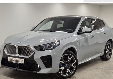 BMW iX2 xDrive30 5 Türen