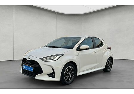 Toyota Yaris 1.5-l-VVT-i CVT Team Deutschland 5 Türen