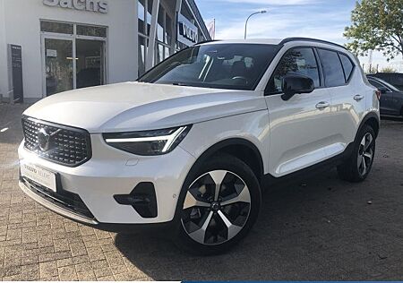 Volvo XC 40 B4 Plus Dark DCT 5 Türen