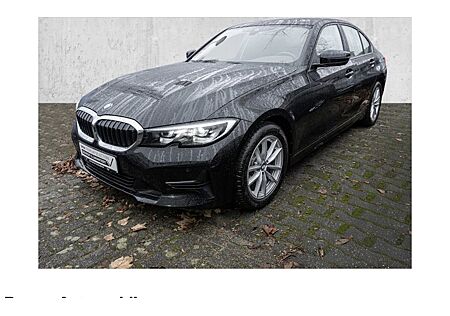BMW 3er 320i xDrive Advantage Automatik 4 Türen