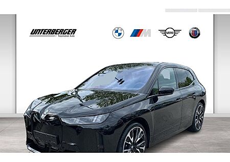 BMW iX xDrive60 5 Türen