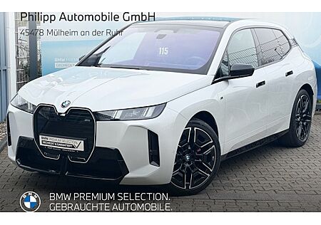 BMW iX M70 5 Türen