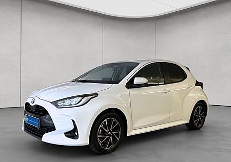 Toyota Yaris 1.5-l-VVT-i CVT Team Deutschland 5 Türen